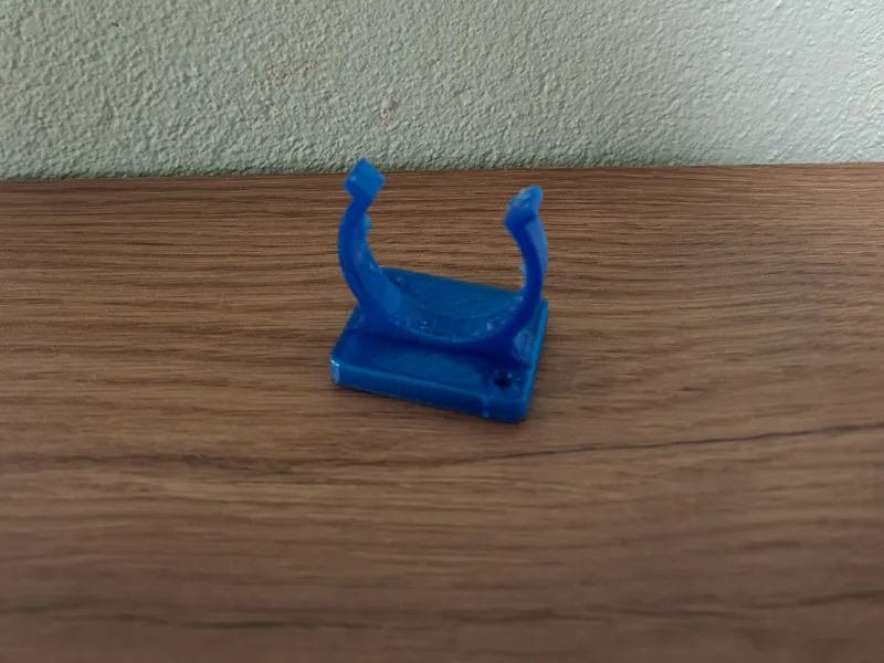 Clip plinthe