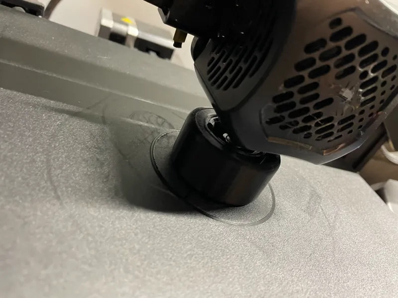 Tire pen stand