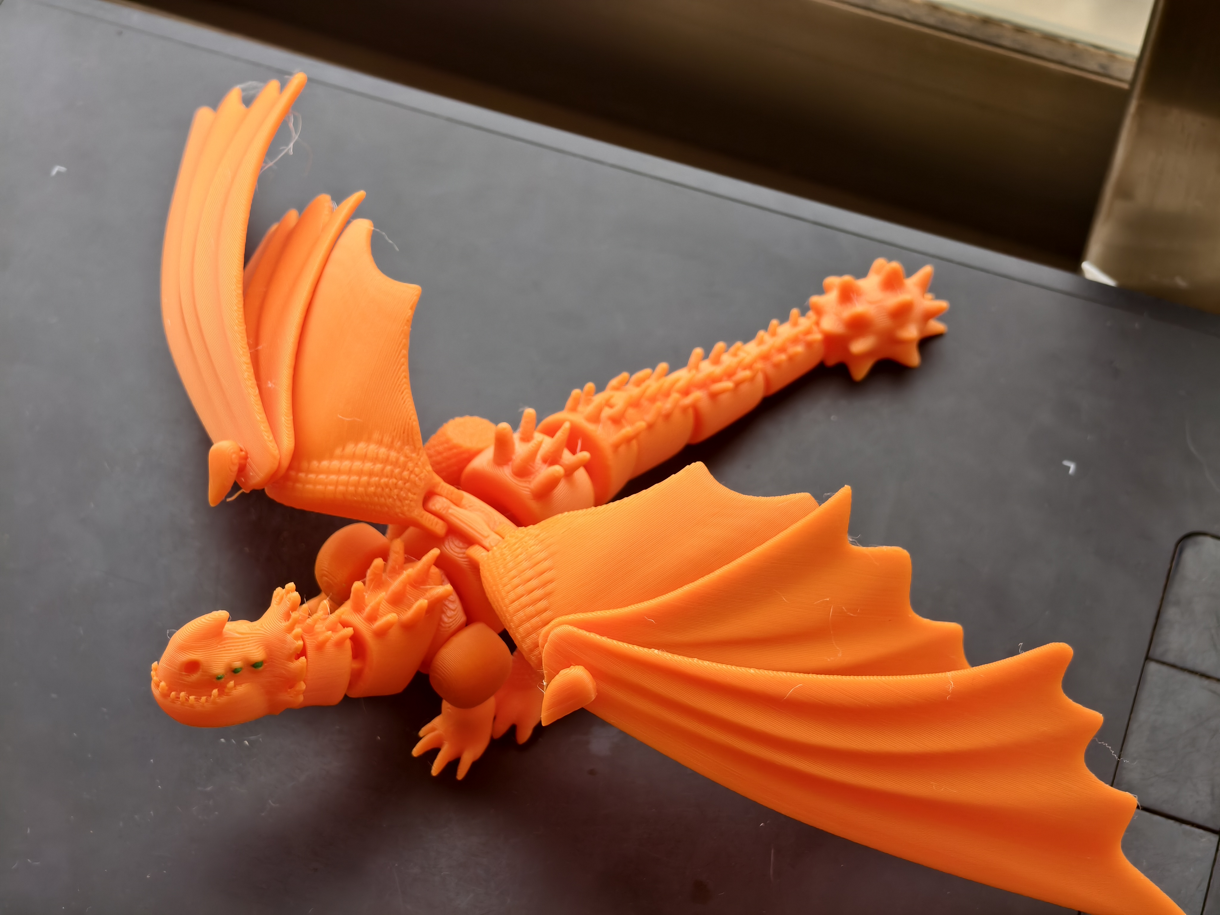 【ヘッドライト加工SSプロジェクト】ブラックデーモンズドラゴン レリーフ 3Dプリント 『ヒックとドラゴン』より「レッド・デス」と「紅龍王