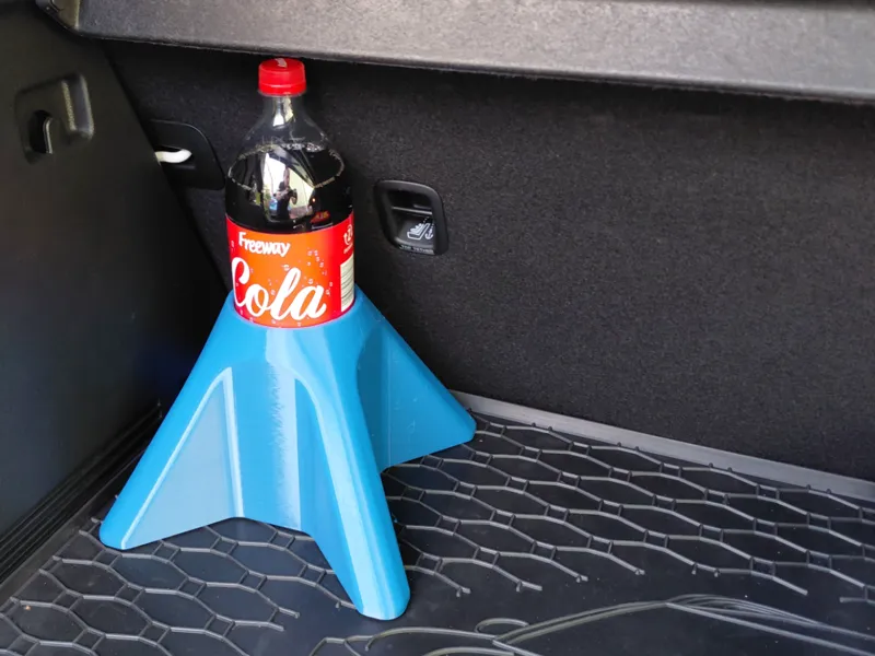 PET bottle stand for car