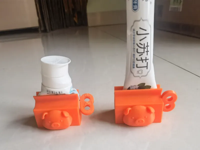 猪猪挤牙膏