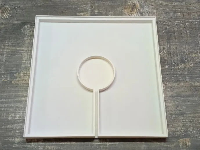 Photobox: bottom reduced filament