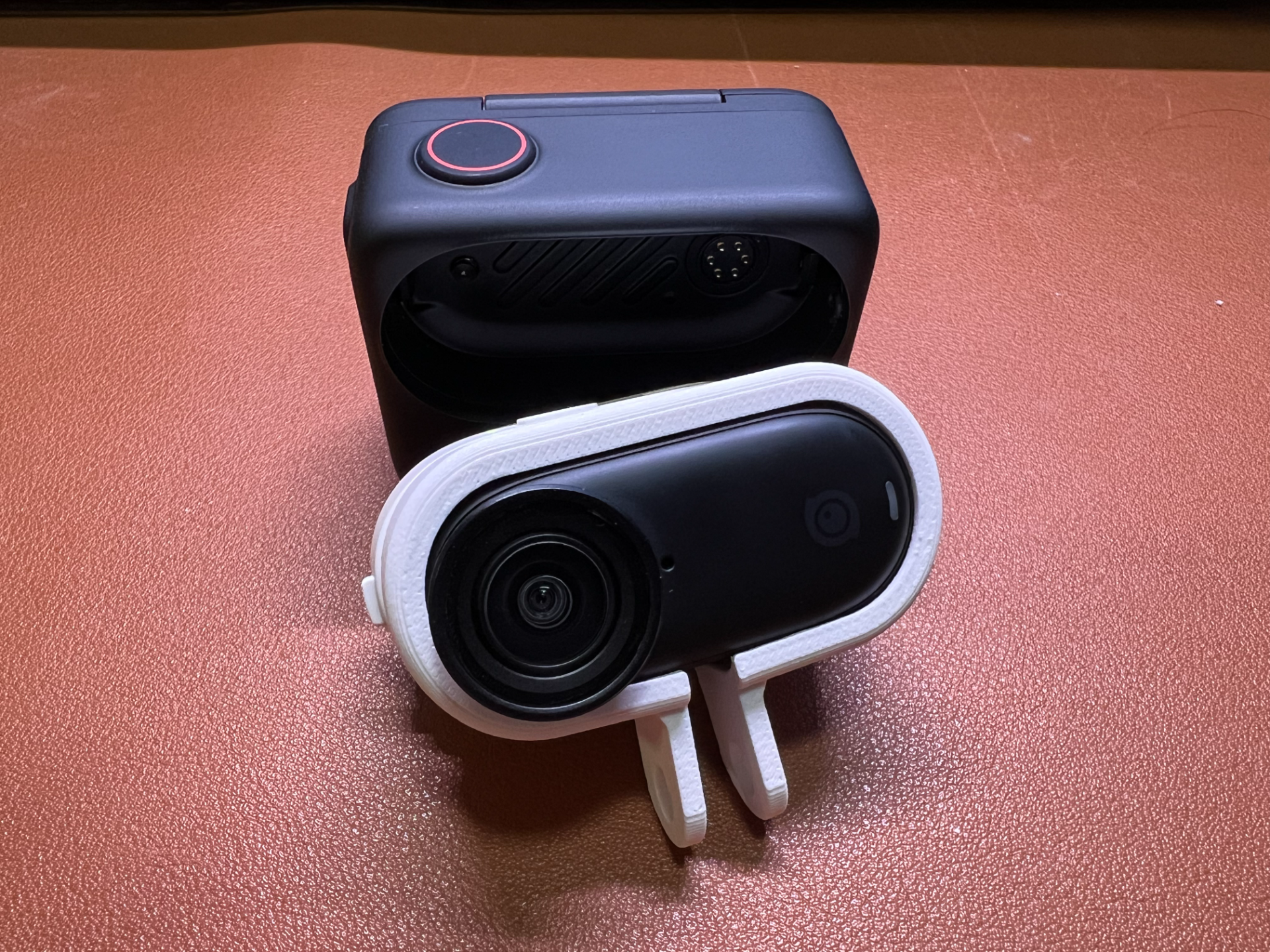 Insta360 Go3s 运动支架 (适配拓展电池)