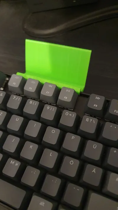 Keychron K8 smartphone-holder