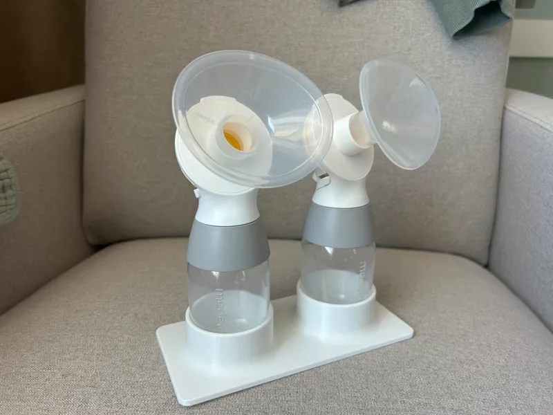 Medela Breastfeeding Bottle Holder 