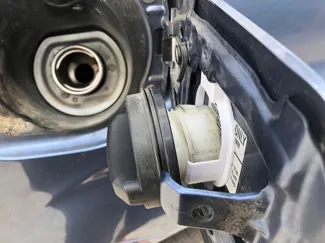 Subaru Forrester Gas / Fuel Cap Holder