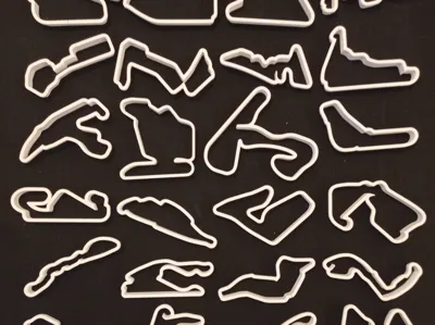 24 Cookie cutter shape like f1 track