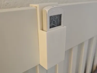 Comfee remote holder/pocket
