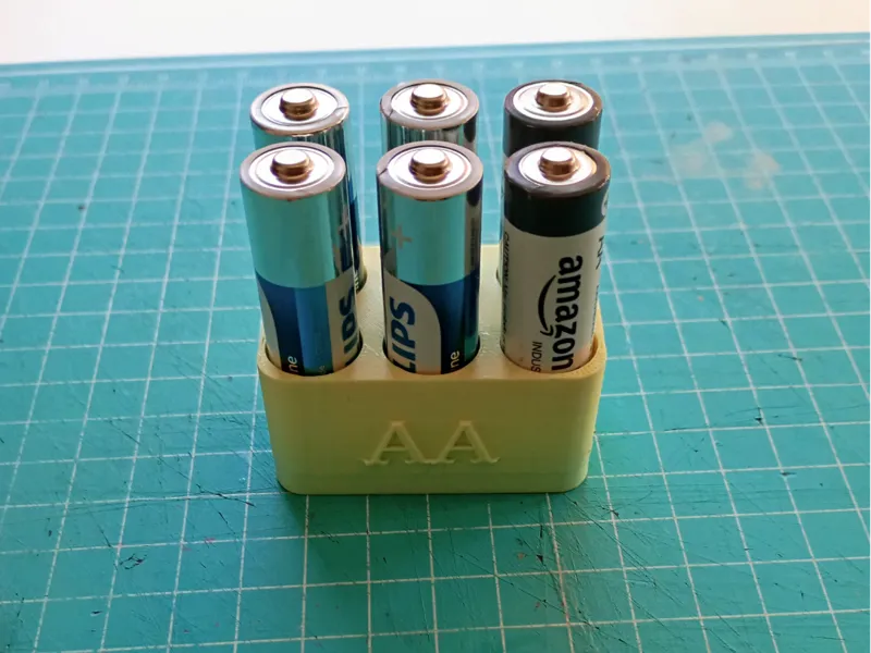 Organizador para 6 pilas AAA
