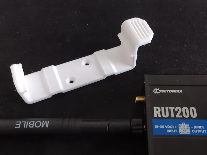 RUT200 Wall Mount