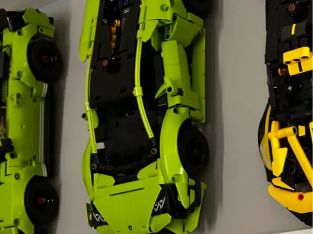 LEGOS 42161 huracan wall mount