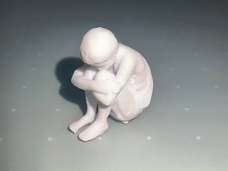 蜷缩的孩子