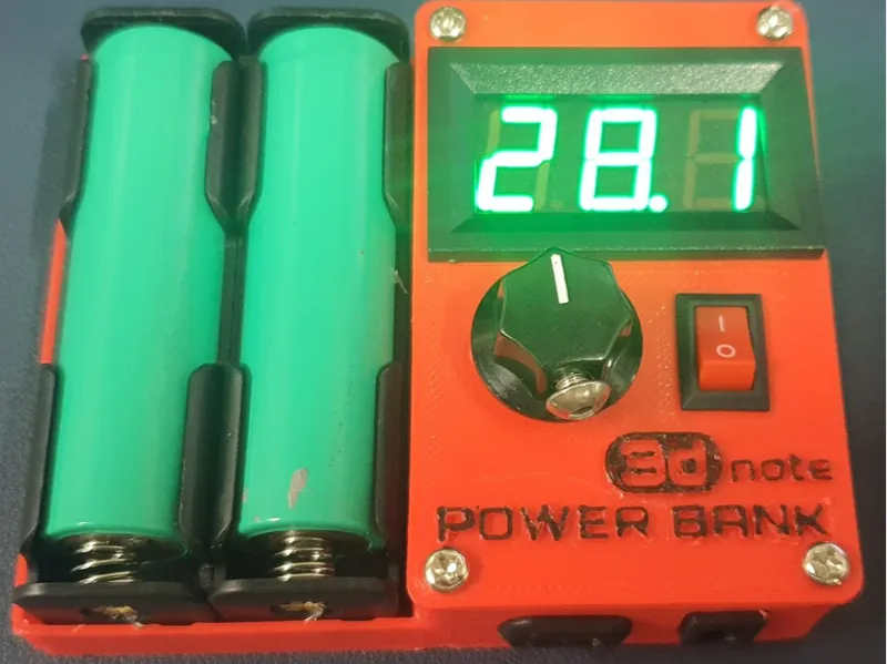 Variable voltage power bank