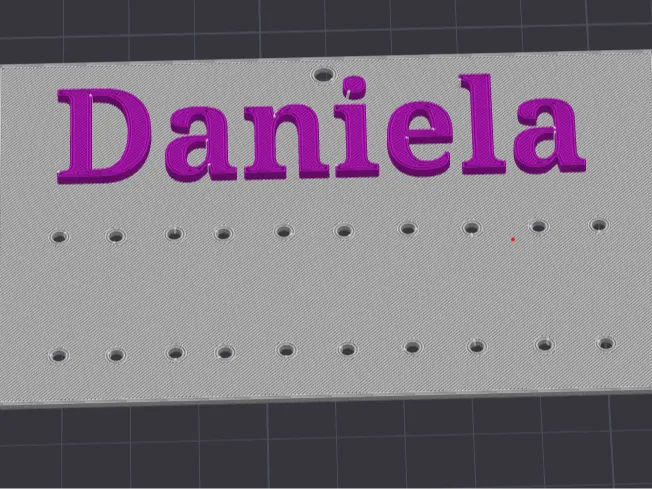 Soporte para pendientes para colgar nombre Daniela