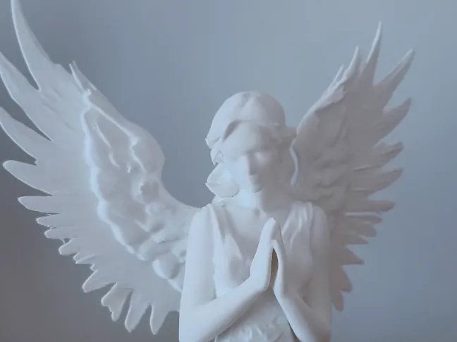 Fallen Angel betend