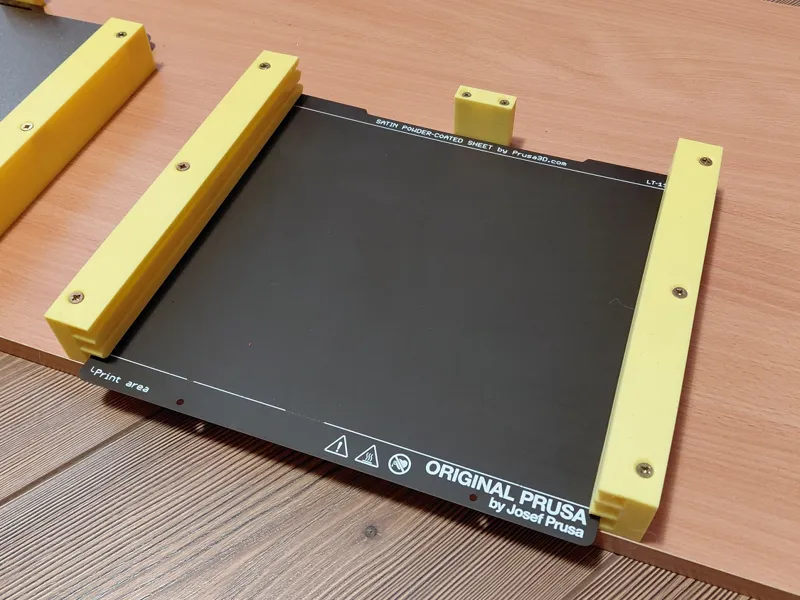 Uni build plate holder