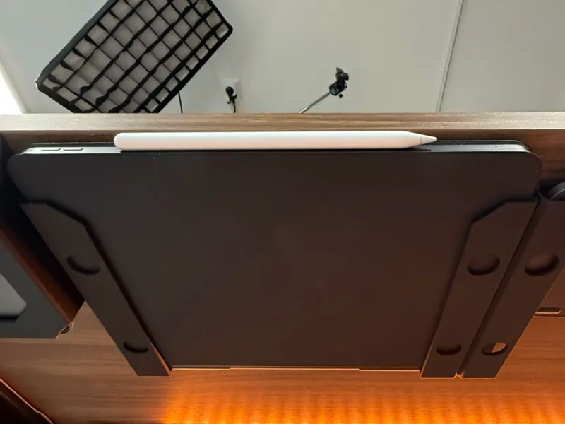 Desk Bracket (For iPad/Keyboard)