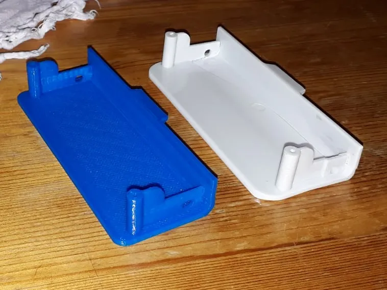 Freezer door handle and hinge 