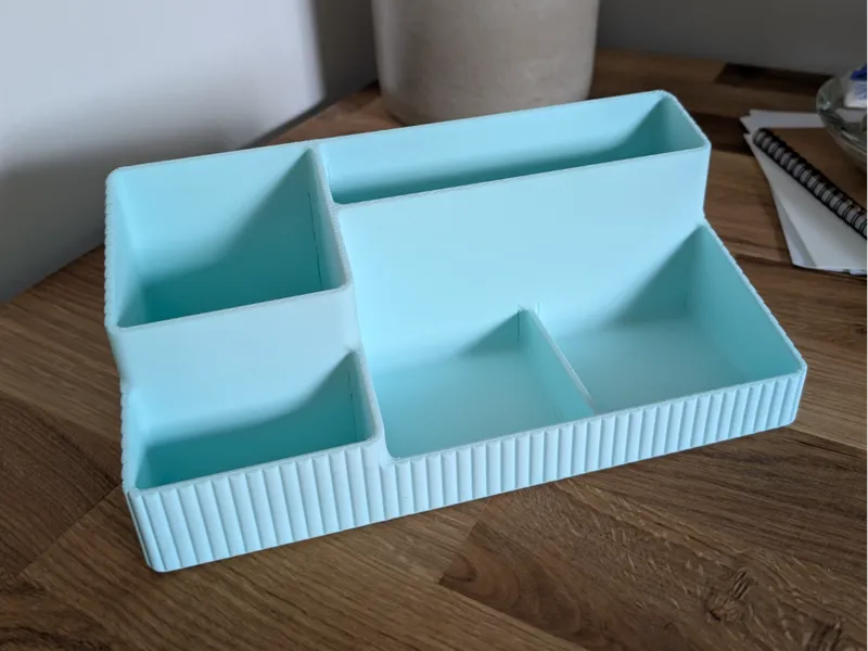 Ribbed office desk organizer