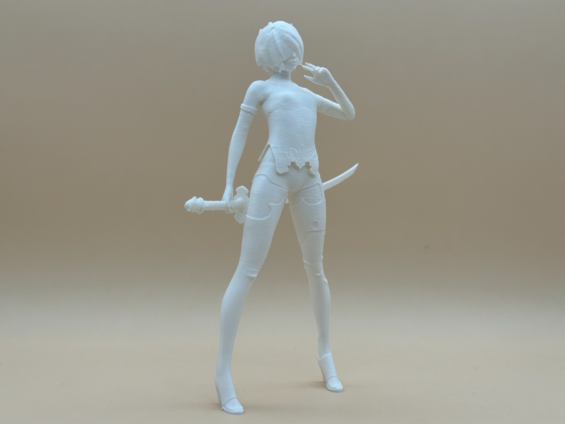 2B with knife behind back by 栓弟打印 MakerWorld: Download Free 3D Models