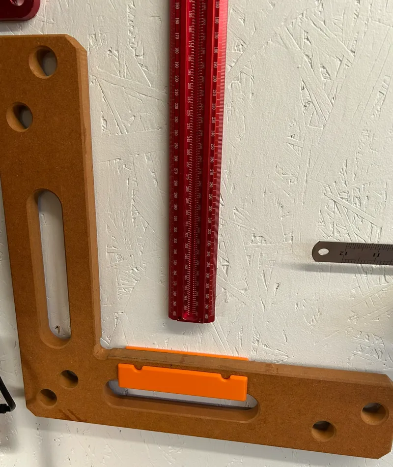 UJK assembly Square holder
