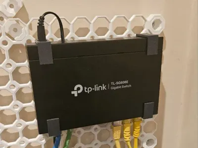 TPLink TL-SG608E Multiboard mount