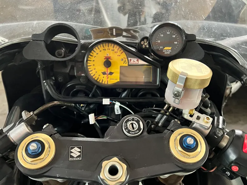 Suzuki K1 GSXR 1000 52mm gauge pods