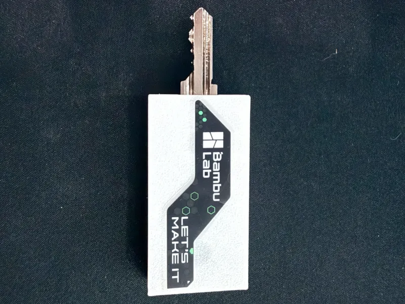 Magnetic suction key box    磁吸钥匙盒