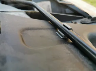 Ford bonnet support clip