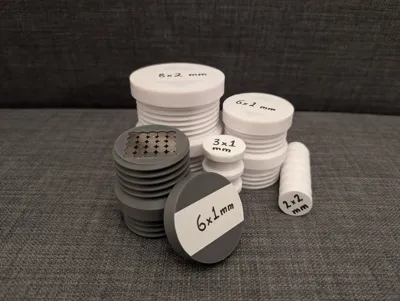 Expandable magnets organizer (multiple sizes)