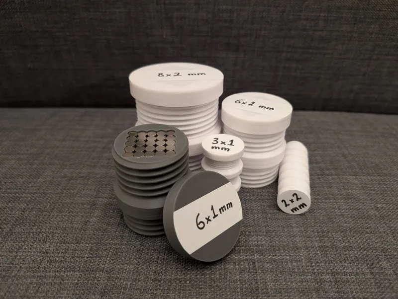 Expandable magnets organizer (multiple sizes)