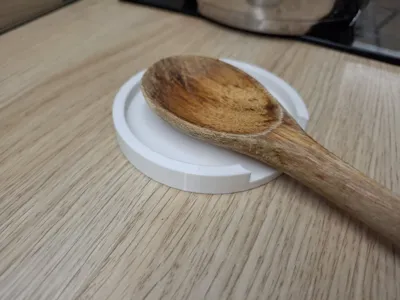 Utensil holder