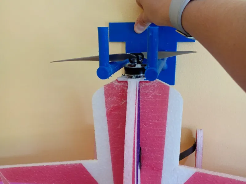 RC plane stand 2.