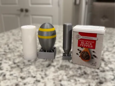 Nuclear Bomb Salt & Pepper - Fat Man & Little Boy
