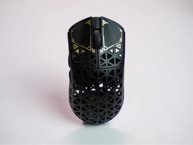 Invisible mouse stand for IPI FLOAT