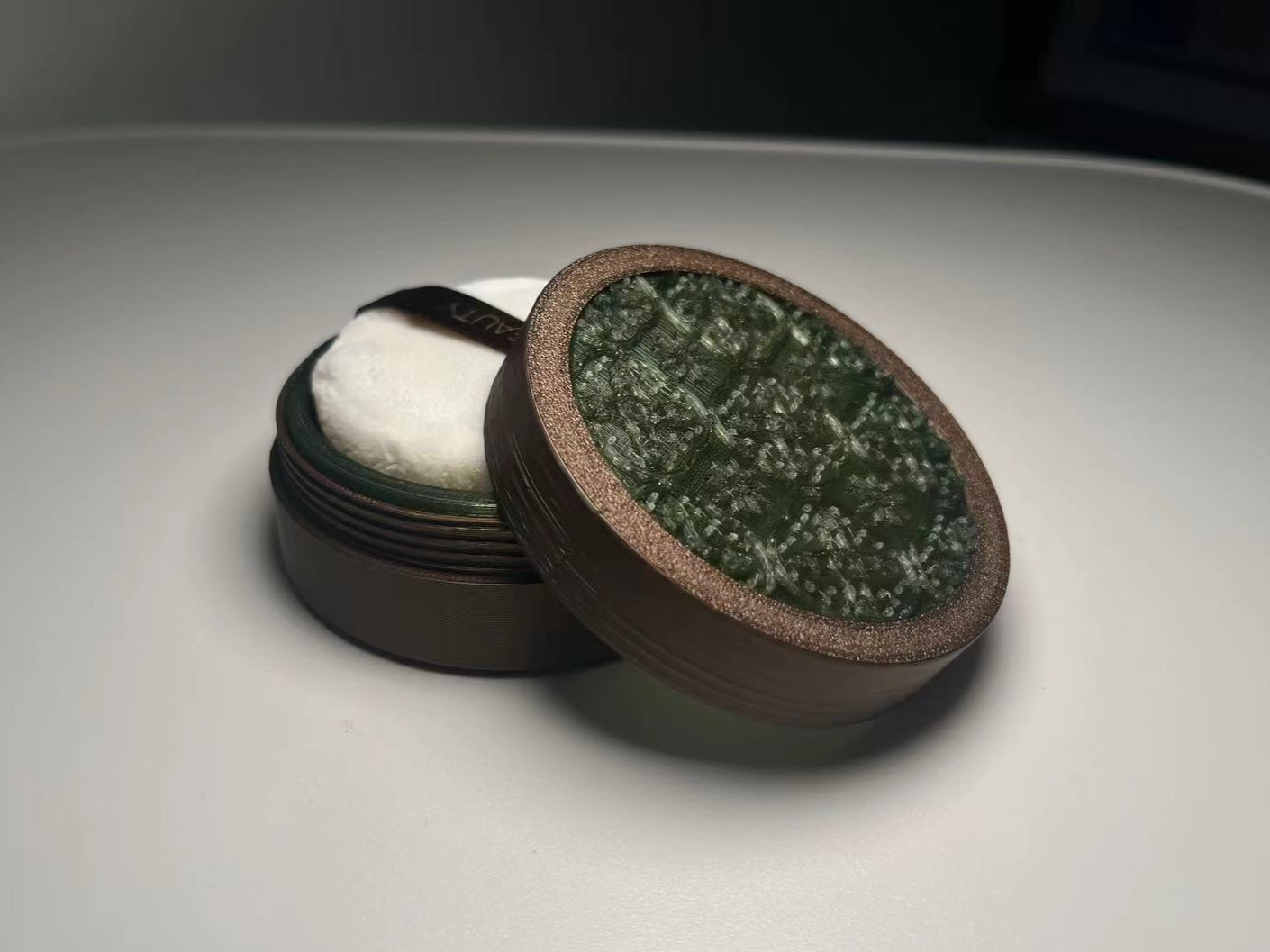 散粉盒（仿玉雕饰盒）