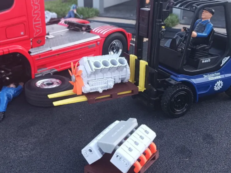 Scania engine in 1:14 scale