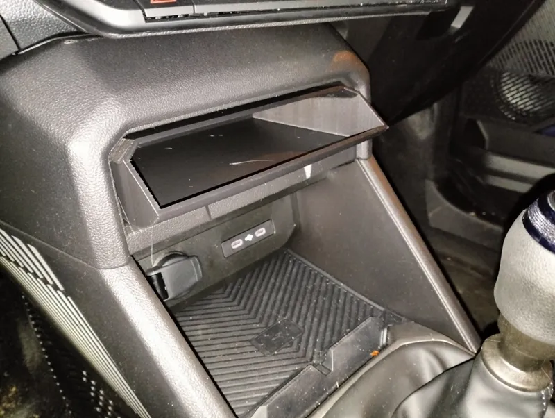 Dacia Duster (Ed. 2024) glovebox