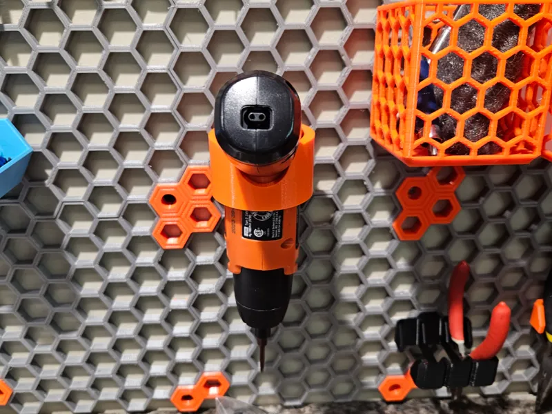 Black & Decker with twist handle holder