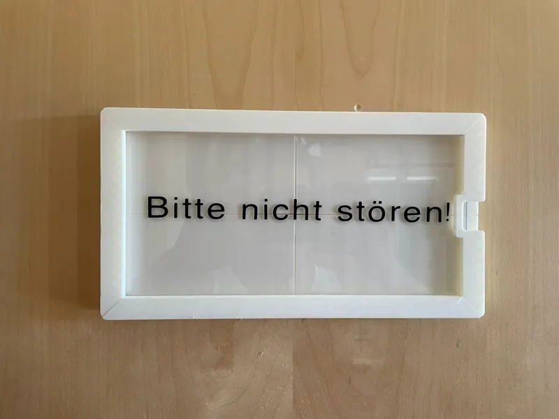 Türschild mit Acrylscheibe