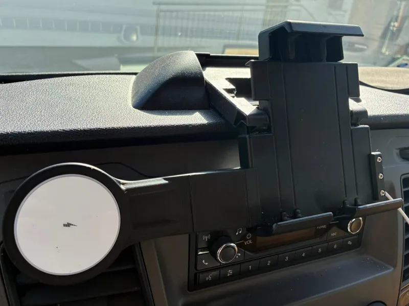 Handy Halter für Induktive Ladeeinheit.  MagSafe