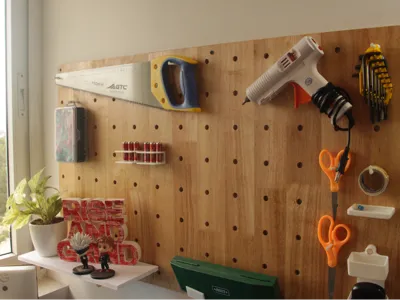Peg board hooks n stuff