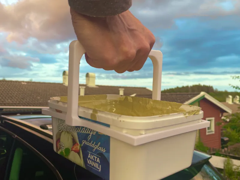Glass jar holder