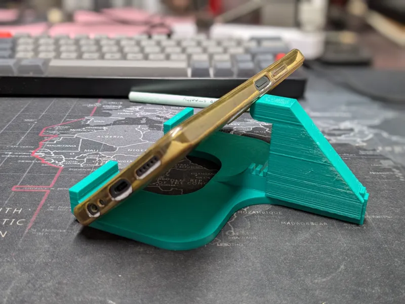 Simple and adjustable Smartphone,Tablet,iPad Stand