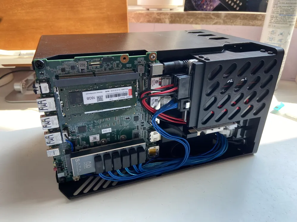 RPLU NAS 来自 ZYH MakerWorld:免费下载 3D 模型