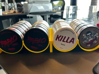 Snus can holder