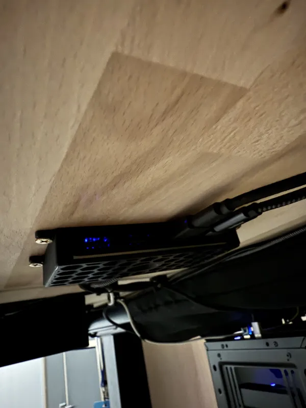 Bawanfa USB Switch under Desk Cage Mount