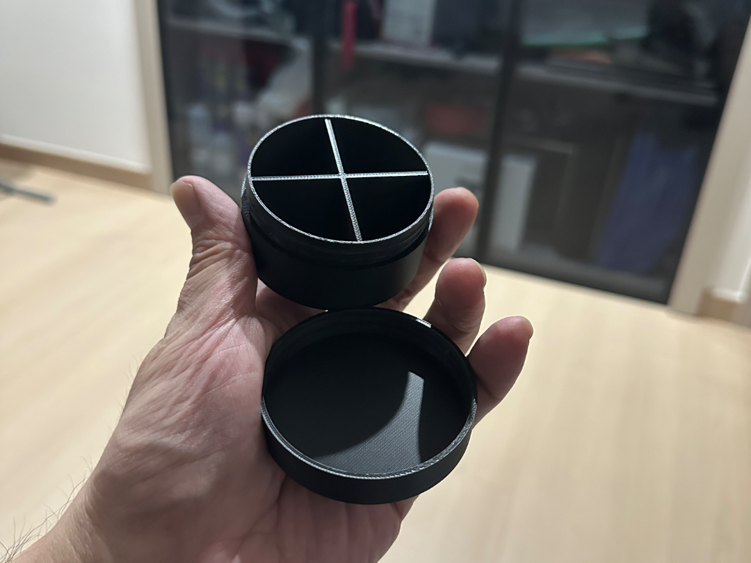 螺口小药盒
