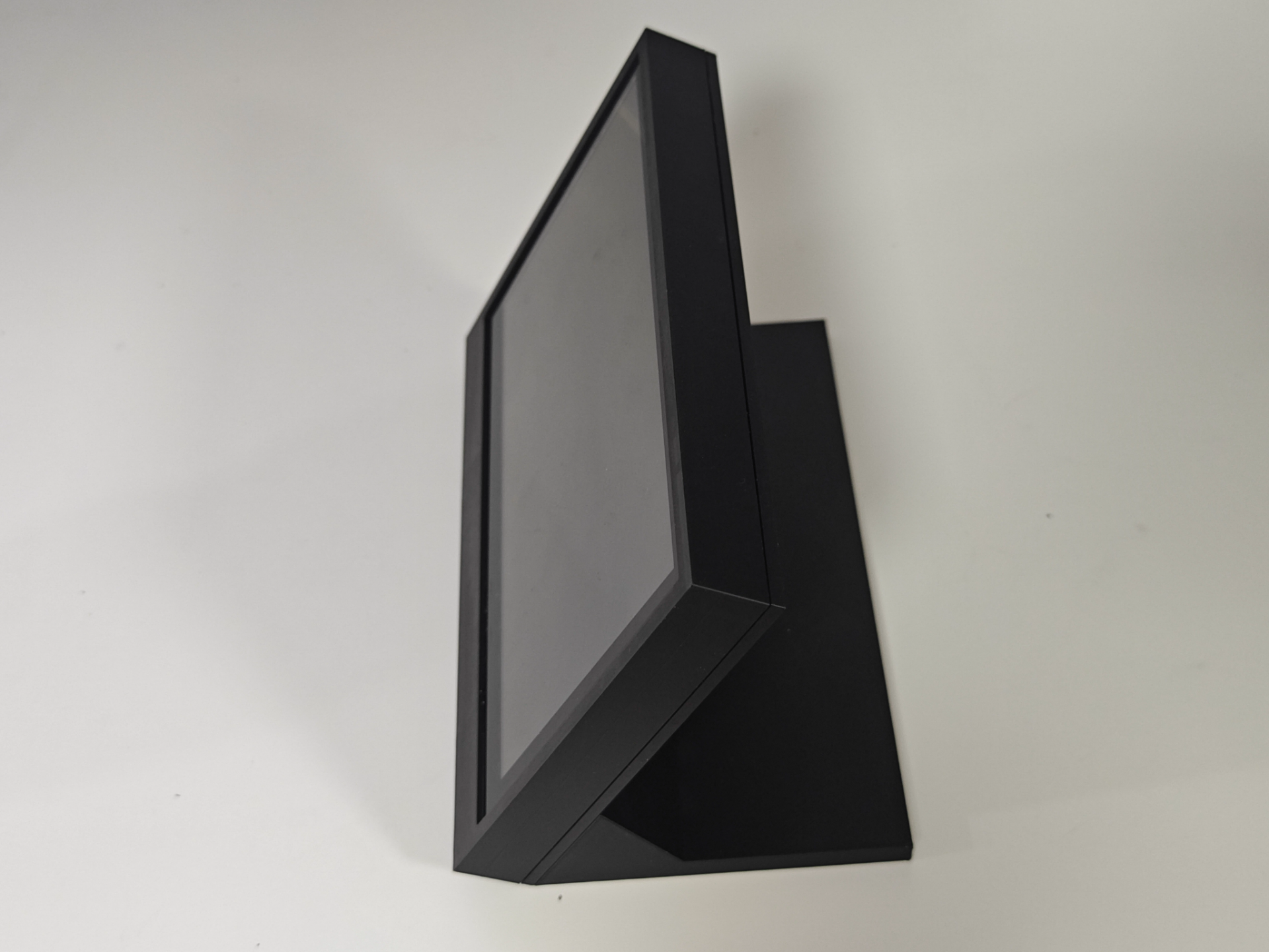 Gehäuse für 7-Zoll-Raspberry Pi LCD-Display von LightningMaker ...