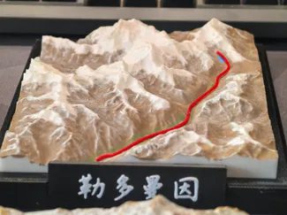 勒多曼因徒步轨迹山体模型